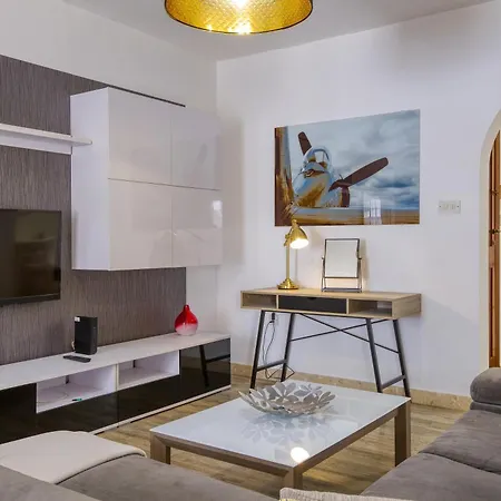 Apartament Modern 2br With Private Balcony In Swieqi By 360 Estates *