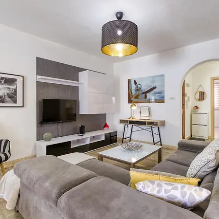Modern 2br With Private Balcony In Swieqi By 360 Estates *