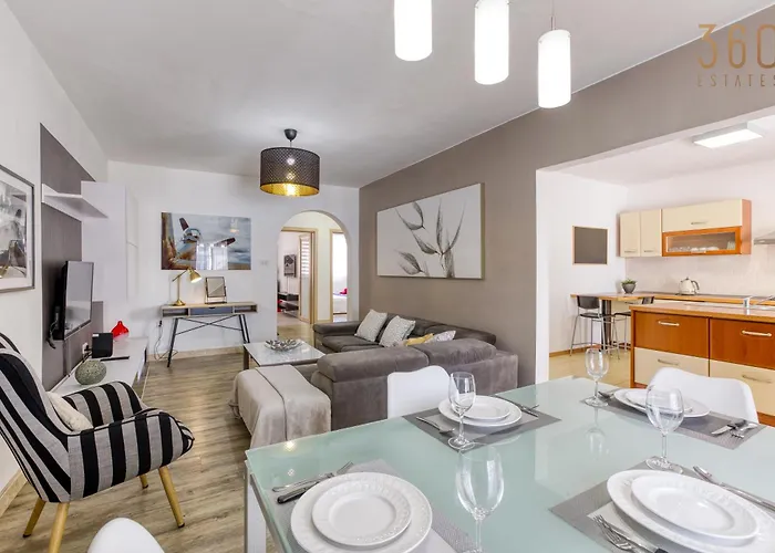 Modern 2br With Private Balcony In Swieqi By 360 Estates 아파트